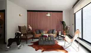 曼谷 Khlong Tan Nuea 3 卧室 联排别墅 售 