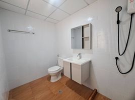 2 Schlafzimmer Wohnung zu verkaufen im Baan Vipavee, Chomphon