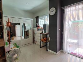 3 Bedroom Townhouse for rent at Bless Town Srinakarin - Namdang, Bang Kaeo