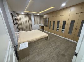 1 спален Кондо в аренду в Supalai Place, Khlong Tan Nuea, Щаттхана, Бангкок