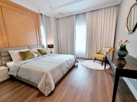 5 Schlafzimmer Haus zu vermieten im Nantawan Rama 9 - New Krungthepkretha, Saphan Sung, Saphan Sung