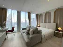 1 Bedroom Condo for sale at Noble Ploenchit, Lumphini