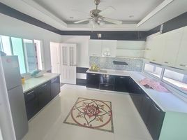 3 Schlafzimmer Villa zu verkaufen im Keerati Thani Baansuan, Ban Suan