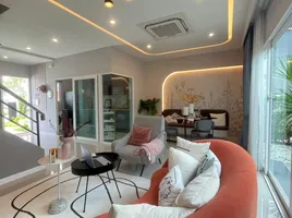 3 Schlafzimmer Reihenhaus zu verkaufen im Supalai Ville Chonburi, Huai Kapi