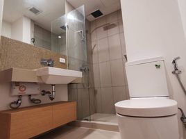 1 спален Кондо в аренду в The Lofts Ekkamai, Phra Khanong