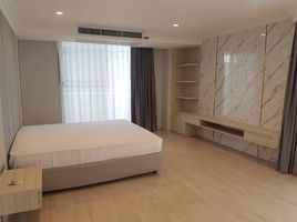 4 Bedroom Apartment for rent at Raj Mansion, Khlong Toei