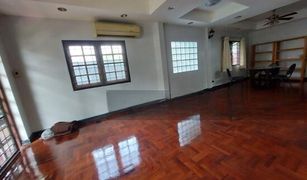 3 Schlafzimmern Haus zu verkaufen in Bang Talat, Nonthaburi 