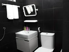 1 Schlafzimmer Appartement zu vermieten im RoomQuest Ratchada MRT Suttisan, Sam Sen Nok