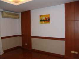 3 Bedroom Apartment for rent at Baan Na Varang, Lumphini