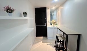 ขายคอนโด 1 ห้องนอน ใน คลองเตยเหนือ, กรุงเทพมหานคร 15 สวีท