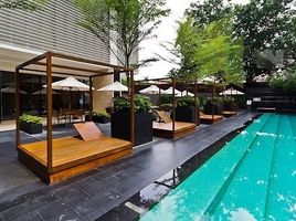 1 спален Кондо в аренду в The Emporio Place, Khlong Tan