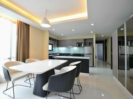 2 Schlafzimmer Appartement zu vermieten im Avatar Suites Hotel, Khlong Toei Nuea