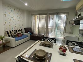 2 Bedroom Apartment for rent at Chanarat Place, Khlong Toei Nuea