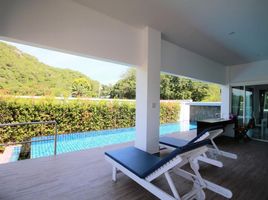 3 Schlafzimmer Villa zu verkaufen im Baanthai Pool Villa, Nong Kae, Hua Hin