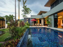 3 Schlafzimmer Villa zu verkaufen im Nai Harn Baan Bua, Rawai