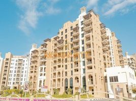 1 बेडरूम अपार्टमेंट for sale at Lamaa, Madinat Jumeirah Living, उम्म सुकीम