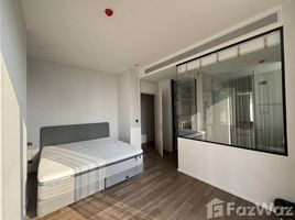 3 Bedroom Condo for rent at Muniq Langsuan, Lumphini