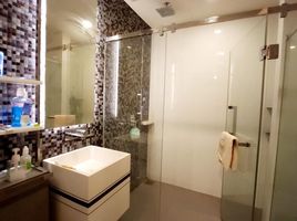 在The Room Sathorn-TanonPun租赁的1 卧室 住宅, Si Lom