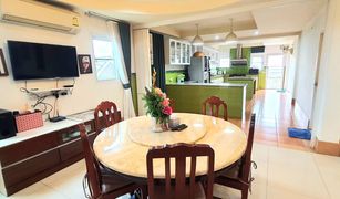 7 Bedrooms House for sale in Pracha Thipat, Pathum Thani 