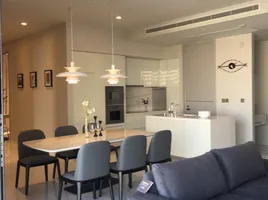 2 спален Кондо на продажу в Vittorio 39, Khlong Tan Nuea