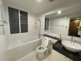 2 Bedroom Apartment for rent at The Aree Condominium, Sam Sen Nai