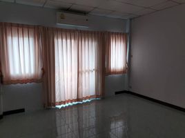 3 Schlafzimmer Reihenhaus zu vermieten im Kanchanathip Village, Bang Chan