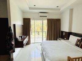 3 Schlafzimmer Reihenhaus zu vermieten im Kata Hill View Villas, Karon