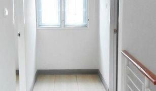 Таунхаус, 3 спальни на продажу в Bang Chan, Бангкок Ruenruedee 6