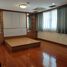 3 Schlafzimmer Appartement zu vermieten im Sawang Apartment, Thung Mahamek, Sathon