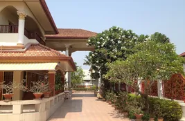 4 bedroom House for sale in Chiang Mai, Thailand