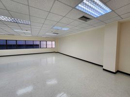 108 SqM Office for rent at BB Building, Khlong Toei Nuea, Watthana