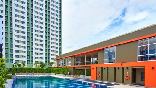 Photo 4 of the Communal Pool at Lumpini Park Phetkasem 98