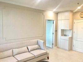 2 спален Кондо в аренду в Sathorn House, Si Lom