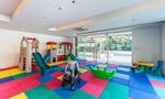 Indoor Kinderbereich at Richmond Hills Residence Thonglor 25