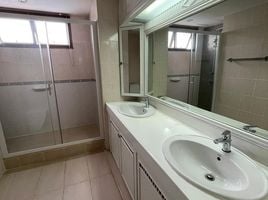 4 Schlafzimmer Appartement zu vermieten im Charan Tower, Khlong Tan Nuea