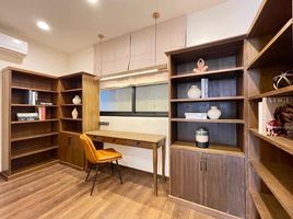 3 Schlafzimmer Reihenhaus zu vermieten in Silom Complex, Si Lom, Si Lom