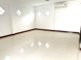 405 m² Office for rent in Huai Khwang, Bangkok, Huai Khwang