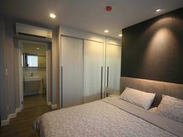 1 Schlafzimmer Wohnung zu vermieten im The Room Sukhumvit 40, Phra Khanong