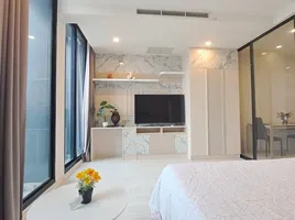 1 Schlafzimmer Wohnung zu vermieten im Noble Ploenchit, Lumphini