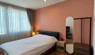 2 Bedrooms Townhouse for sale in Saphan Sung, Bangkok Baan Klang Muang Rama 9 - Krungthep Kreetha
