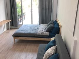 2 Schlafzimmer Reihenhaus zu vermieten in Sukhumvit, Bowon Niwet, Ban Phan Thom