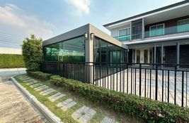 3 bedroom House for sale in Bangkok, Thailand