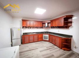 2 Schlafzimmer Wohnung zu vermieten im 2Bedrooms Service Apartment In BKK1, Chakto Mukh, Doun Penh