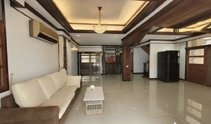 4 Bedrooms House for sale in Khlong San, Bangkok 