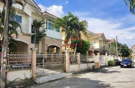 Buy 3 bedroom House at Kittinakorn Townplus Suvarnabhumi in Samut Prakan, Thailand