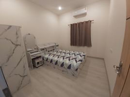 2 Schlafzimmer Reihenhaus zu vermieten im Thansap Land Lake View, Chum Saeng, Wang Chan
