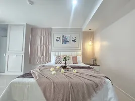 1 Bedroom Condo for sale at Lumpini Ville Cultural Center, Sam Sen Nok, Huai Khwang, Bangkok