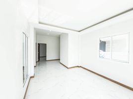 2 спален Дом for sale in Чианг Маи, San Sai Luang, Сан Саи, Чианг Маи