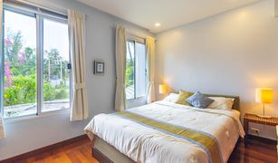 Choeng Thale, ဖူးခက် Suan Tua Estate တွင် 3 အိပ်ခန်းများ တိုက်တန်း ရောင်းရန်အတွက်