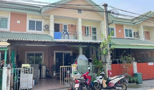 3 Bedrooms Townhouse for sale in Bueng Yi Tho, Pathum Thani Sinsap 1